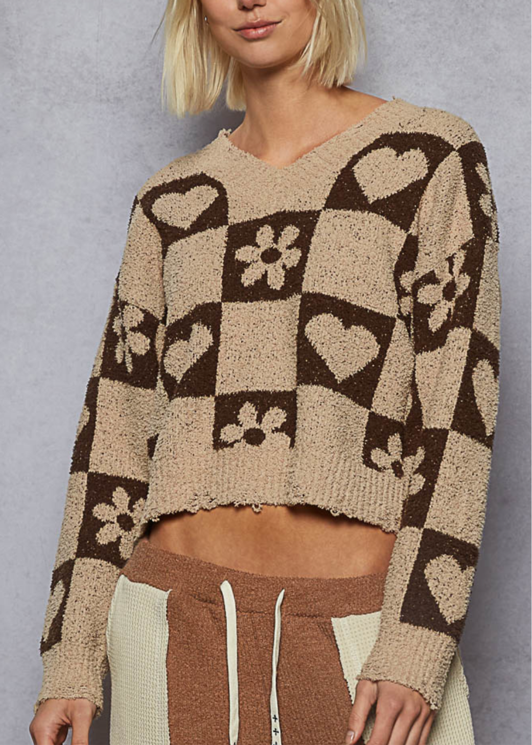 POL V-Neck Heart Pattern Checkered Sweater