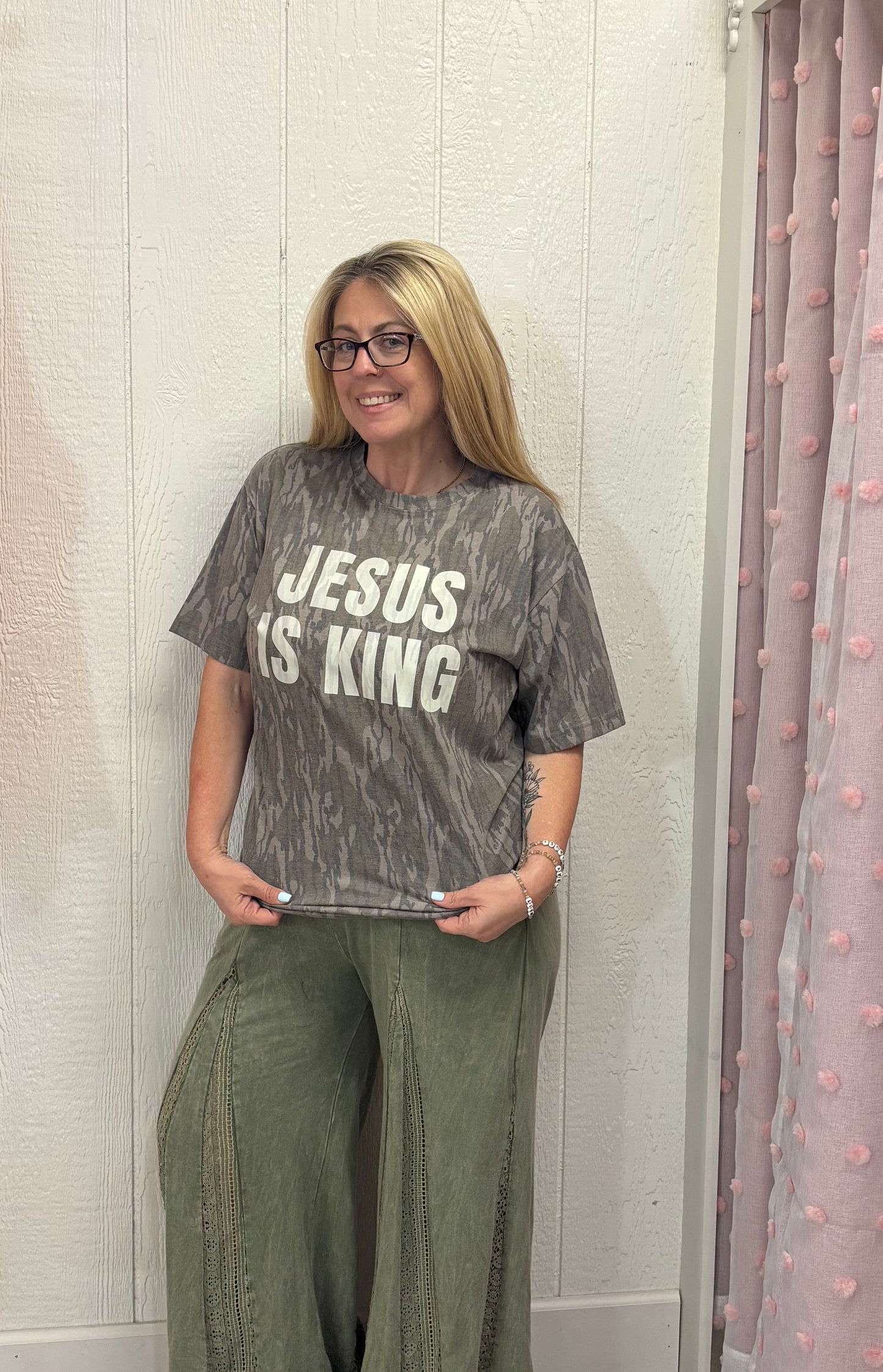 JESUS IS KING- MOSSY OAK