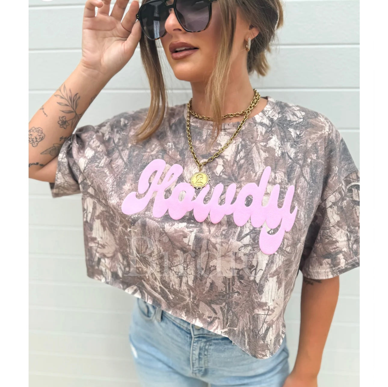 BIRDIE Dark Camo Tee with Pink Howdy Cropped Graphic