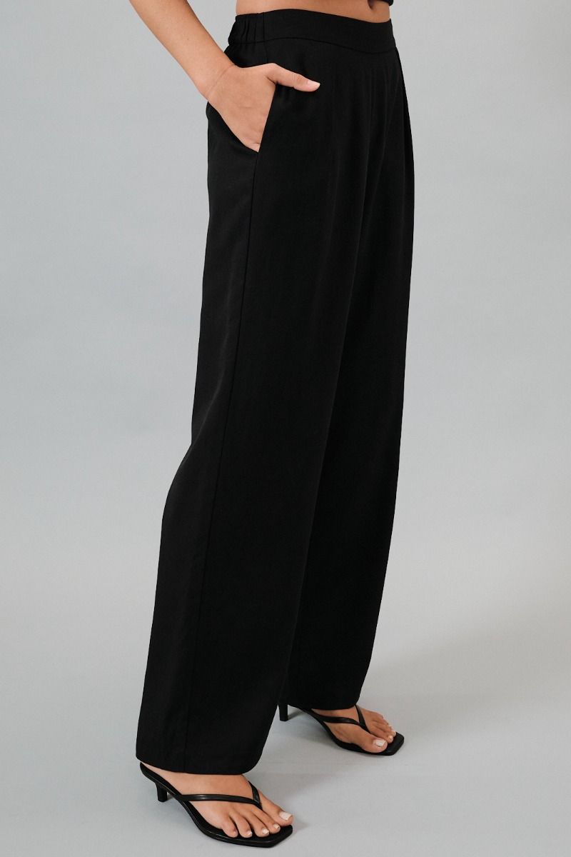 HIGH RISE BLACK PANTS
